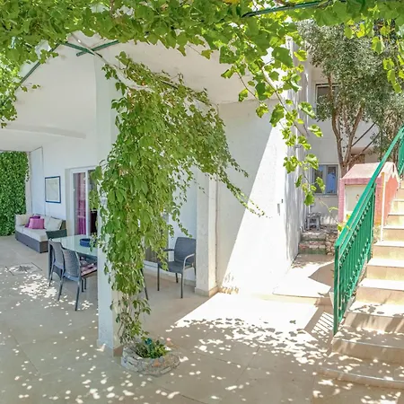 2 Bedroom Lovely In * Vinisce